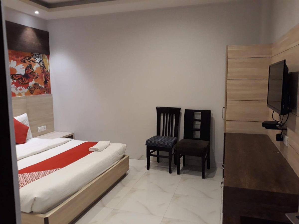 Hotel Megha Inn Lakhnaú Exteriér fotografie