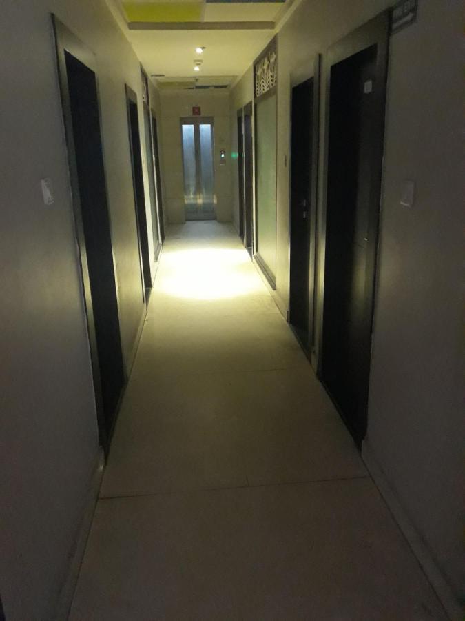 Hotel Megha Inn Lakhnaú Exteriér fotografie